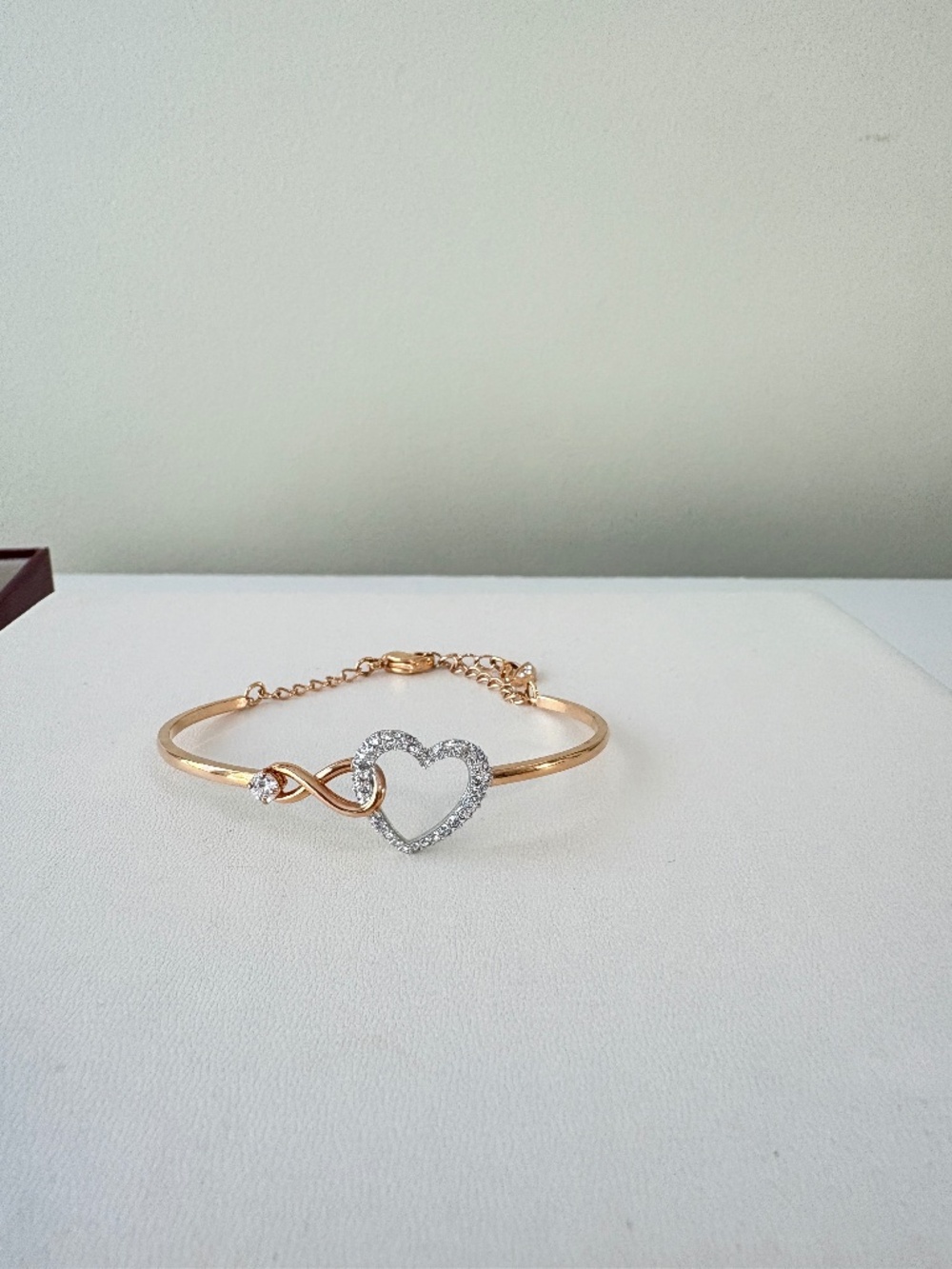 Swarovski Infinity Heart Bangle Bracelet in Rose Gold & Crystal Pavรฉ